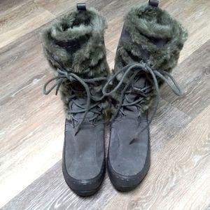 The North Face lace up winter boots womens sz 10 gray furry